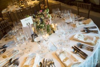 Perfect-barn-weding-table-decor