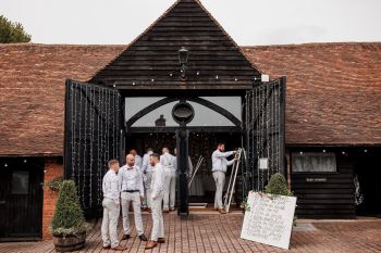 old-luxters-barn-wedding-photographer-5