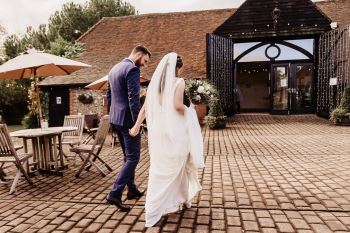 old-luxters-barn-wedding-23